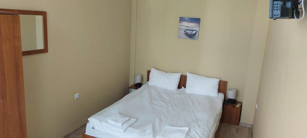 Guest Rooms Soleo Baltjik Exteriör bild
