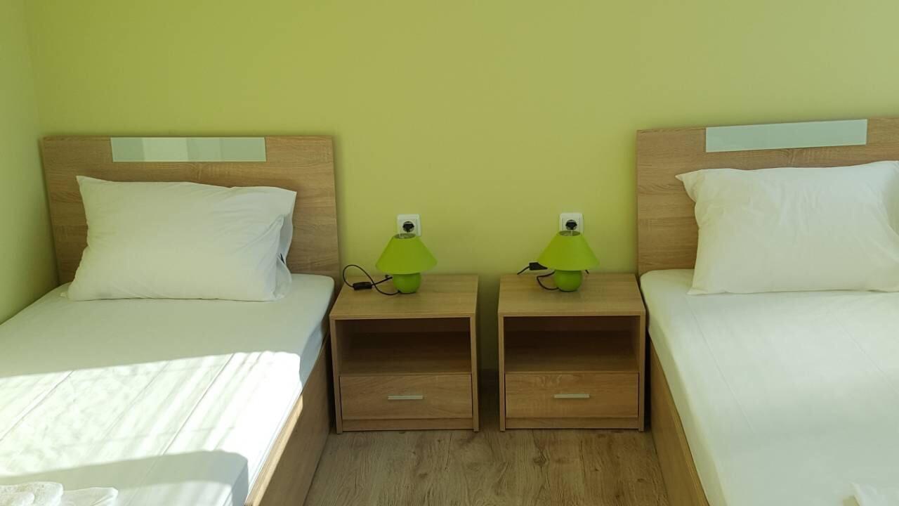 Guest Rooms Soleo Baltjik Exteriör bild