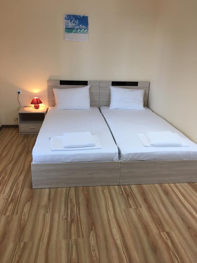 Guest Rooms Soleo Baltjik Exteriör bild